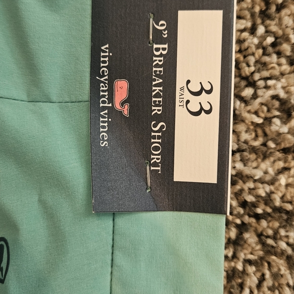 Vineyard vines performance shorts - Picture 2 of 4